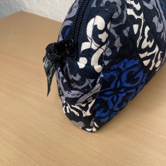 Vera Bradley makeup clutch - Picture 4 of 7